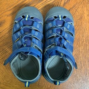 Keen water shoes, blue & gray, size 2 big kids